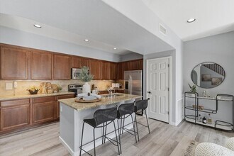 3935 E Rough Rider Rd in Phoenix, AZ - Foto de edificio - Building Photo