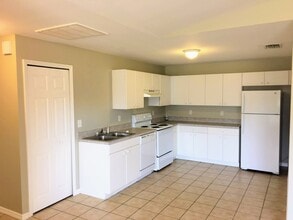 2213 Armour Rd in Lehigh Acres, FL - Building Photo - Building Photo