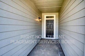 6818 S Catfish Creek Ave in Meridian, ID - Building Photo - Building Photo