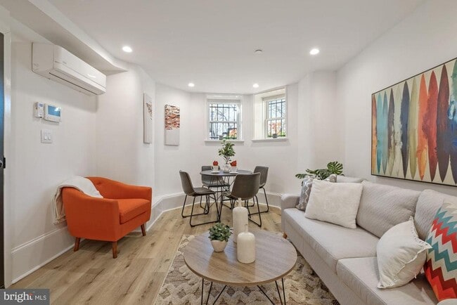 1979 Biltmore St NW in Washington, DC - Building Photo - Building Photo