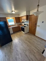 1510 Jills Dr in Waukesha, WI - Building Photo