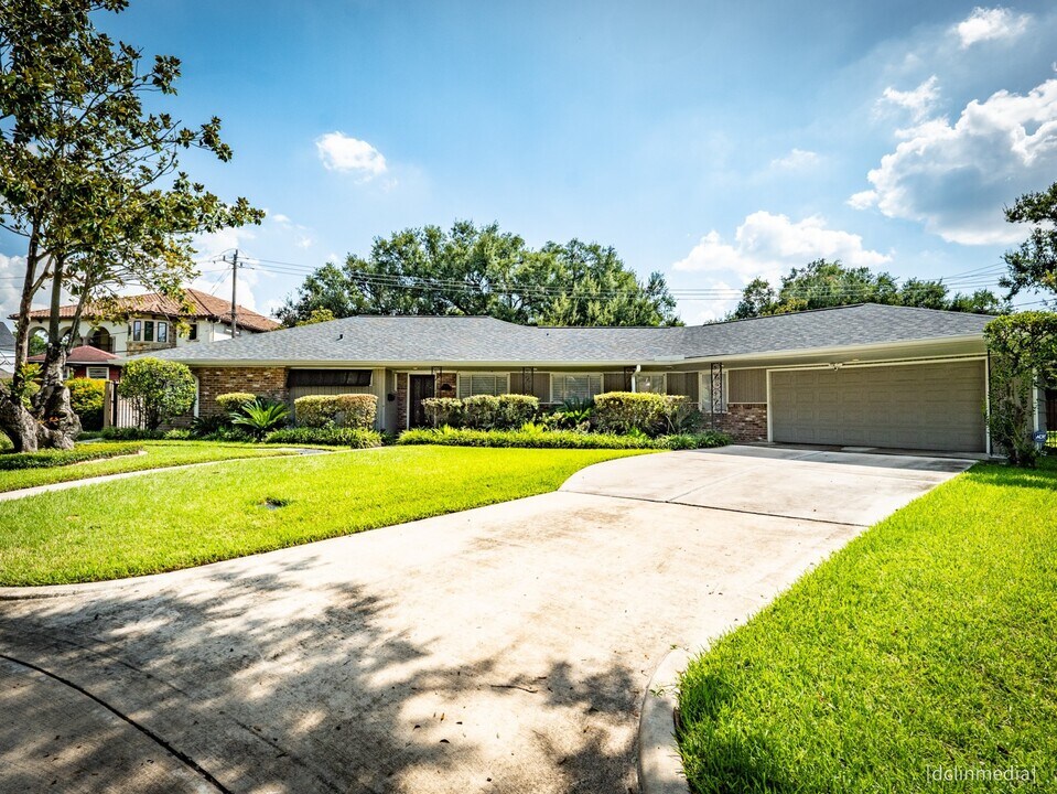 8918 Link Ct in Houston, TX - Building Photo