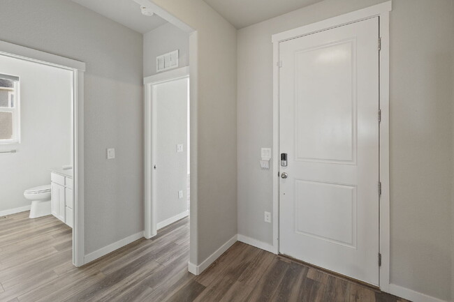 5255 Big Johnson Dr in Colorado Springs, CO - Foto de edificio - Building Photo