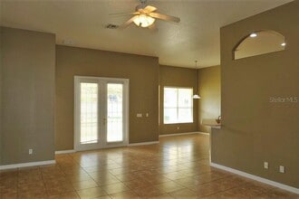 4906 E Lake Cove Blvd in St. Cloud, FL - Building Photo - Building Photo