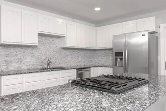 707 Chester Dr in Normal, IL - Foto de edificio - Building Photo