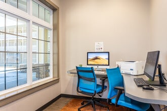 Heather Ridge in Columbia, MO - Building Photo - Interior Photo