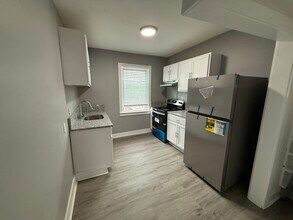 606 N Woodington Rd, Unit 2 in Baltimore, MD - Foto de edificio - Building Photo