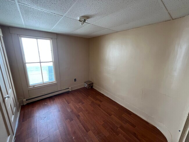 9 Commercial St, Unit #3 in Hartland, ME - Building Photo - Building Photo