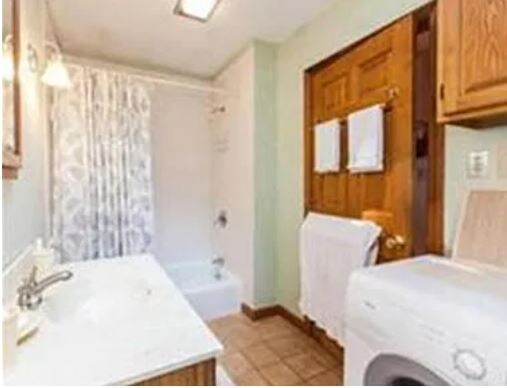 15 Shore Rd in Southwick, MA - Foto de edificio - Building Photo