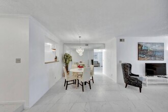 7844 La Mirada Dr in Boca Raton, FL - Building Photo - Building Photo