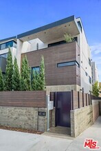 454 S Venice Blvd in Los Angeles, CA - Building Photo - Building Photo