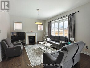853 Harry Douglas St in Newmarket, ON - Building Photo - Building Photo