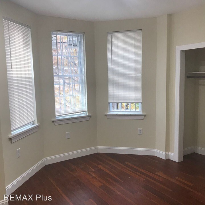 2221 N Park Ave in Philadelphia, PA - Building Photo