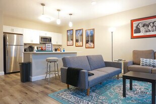 140 Pearl St in Chelsea, MA - Building Photo