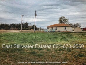 6422 E McElroy Rd in Stillwater, OK - Building Photo - Building Photo