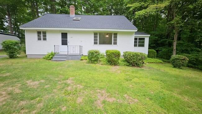 375 Main St in Deep River, CT - Building Photo - Building Photo