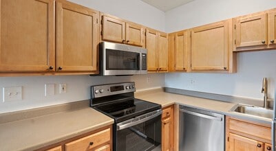 Kinwood Apartments in Rensselaer, NY - Building Photo - Building Photo