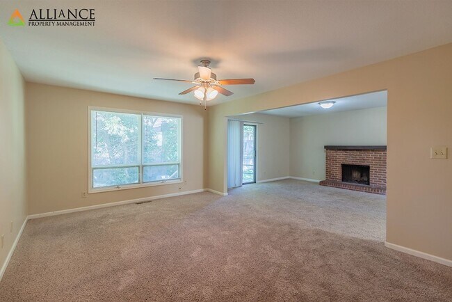 2025 Shirley Ln-Unit -2025 in Manhattan, KS - Building Photo - Building Photo
