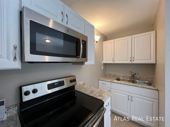 3451 N Flowing Wells Rd in Tucson, AZ - Building Photo - Building Photo