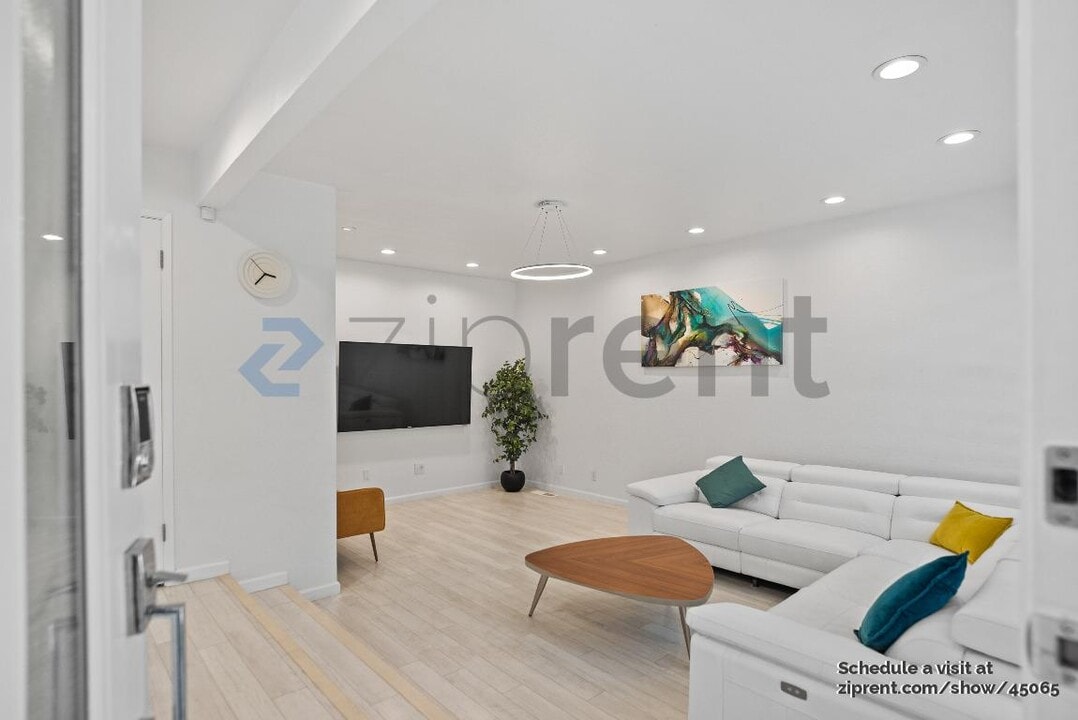 2262 Sharon Rd in Menlo Park, CA - Building Photo