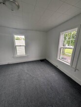 613 Green St, Unit 125 in Peoria, IL - Building Photo - Building Photo