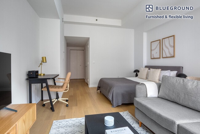 535 W 23rd St in New York, NY - Building Photo - Building Photo