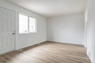Hartford County Townhomes in Edmonton, AB - Building Photo