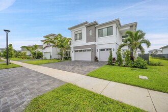 10040 Stockrun Dr in Palm Beach Gardens, FL - Building Photo - Building Photo