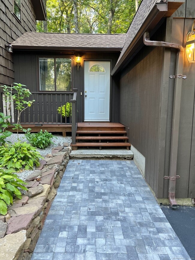 167 Walbridge Hill Rd in Tolland, CT - Building Photo - Building Photo