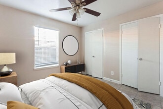 La Carmona in Houston, TX - Building Photo - Building Photo