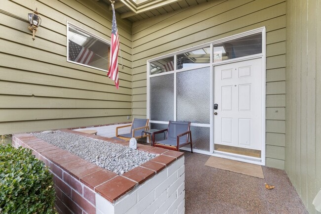 4572 151st Ave SE in Bellevue, WA - Building Photo - Building Photo