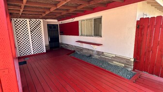 4640 Clairemont Dr in San Diego, CA - Building Photo