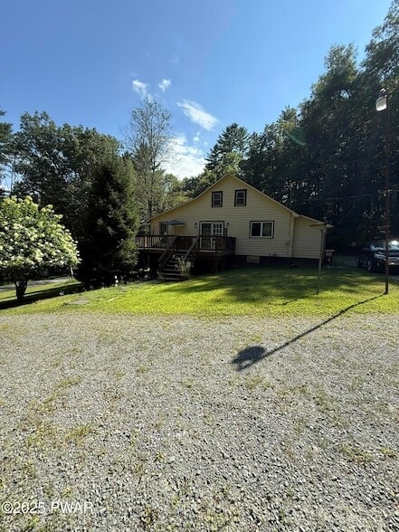 462 Engvaldsen Rd in Hawley, PA - Building Photo - Building Photo