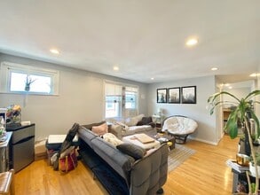 23 Woodstock Ave, Unit 2 in Boston, MA - Building Photo - Building Photo