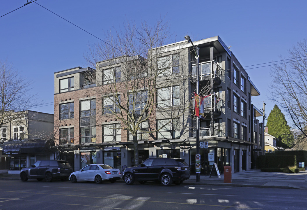 2481 Waterloo St in Vancouver, BC - Building Photo