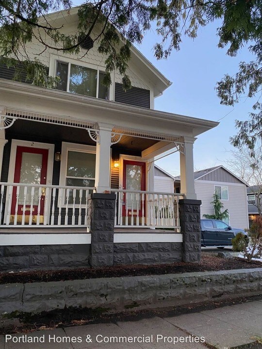 7521 N Gloucester Ave in Portland, OR - Foto de edificio