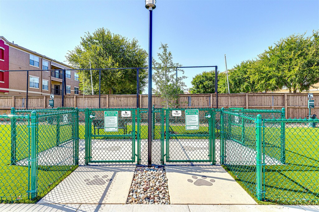 The Quadrangles on Twenty Apartments in Grand Prairie, TX