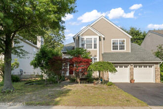 5 Mulberry Ln in Holmdel, NJ - Building Photo - Building Photo