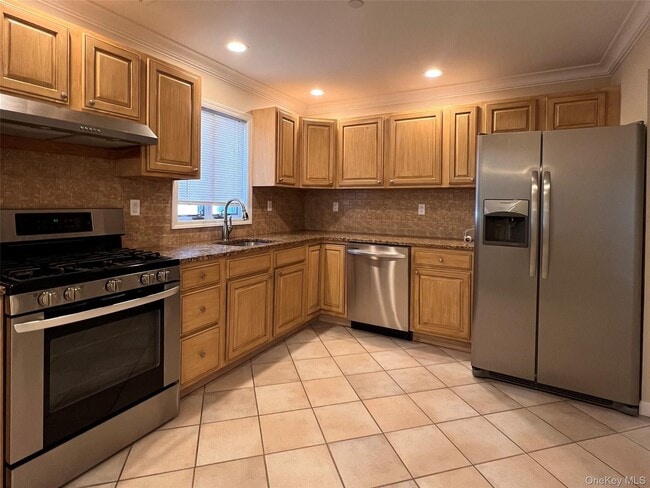 110 2nd St in Harrison, NY - Building Photo - Building Photo