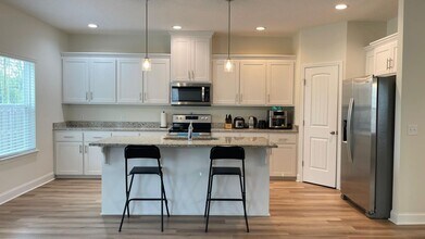 832 Abode Ave in Hinesville, GA - Building Photo - Building Photo