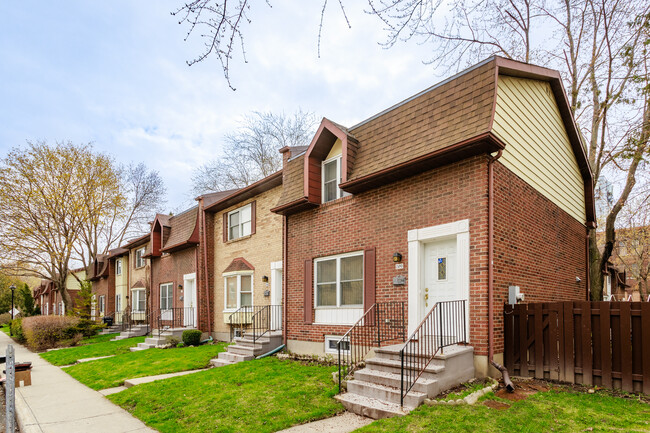 1060 Charlevoix St in Montréal, QC - Building Photo - Building Photo