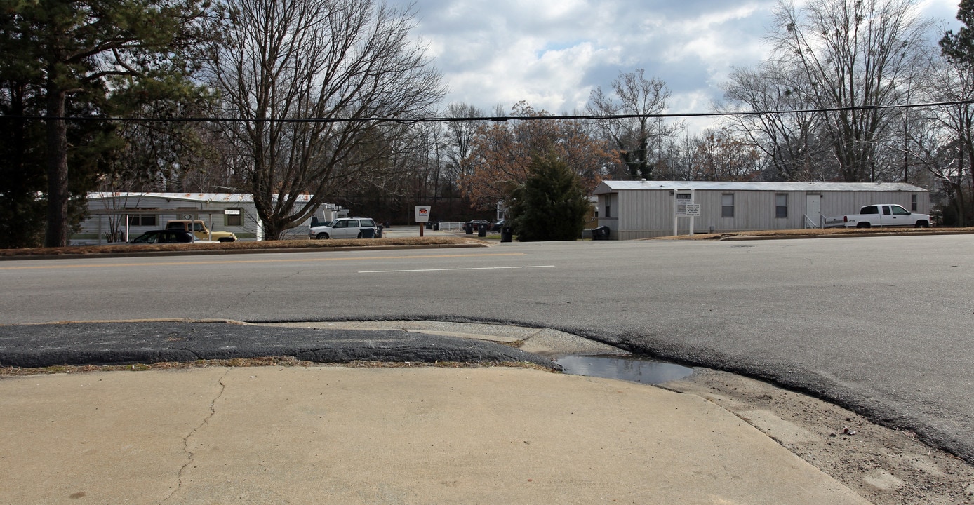 Highway 301 Mobile Home Park in Benson, NC - Building Photo