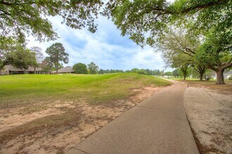 134 Waters Edge in Huntsville, TX - Building Photo - Building Photo