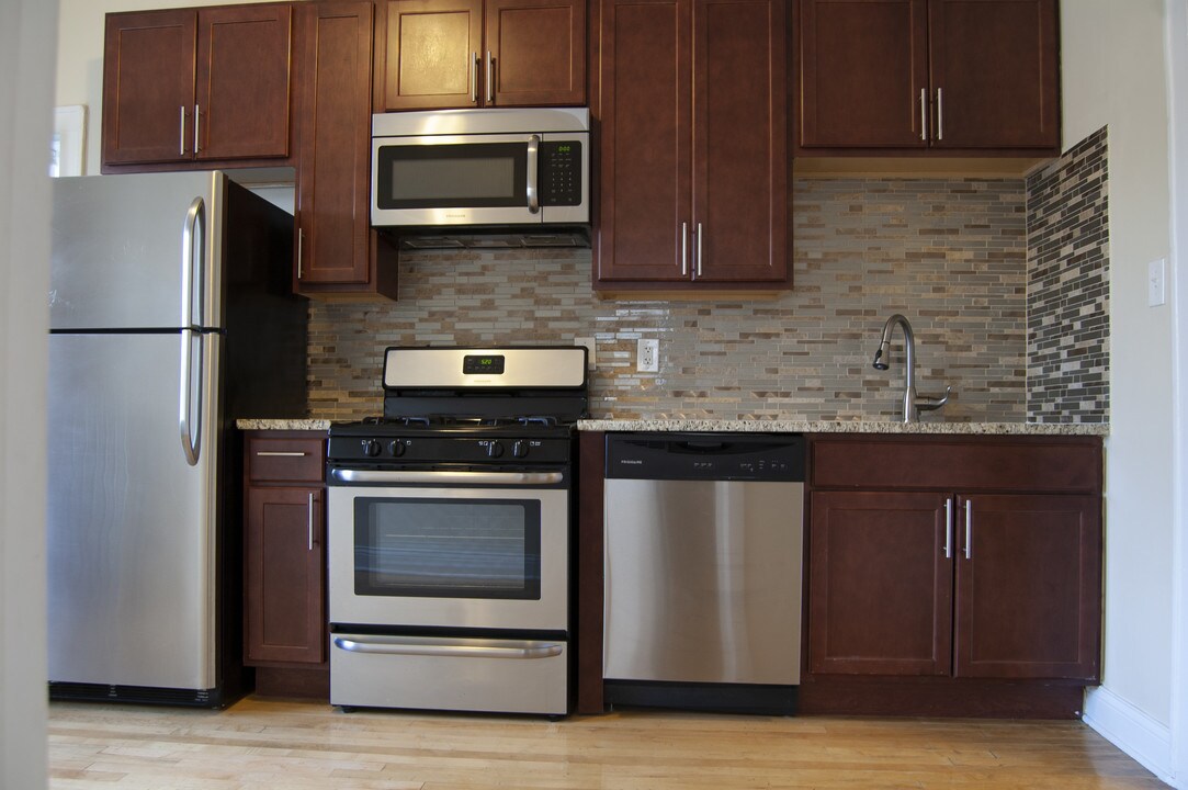 4817 N Springfield Ave-Unit -4817-2E in Chicago, IL - Building Photo