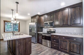 971 Daisy Ln in Eau Claire, WI - Building Photo - Building Photo