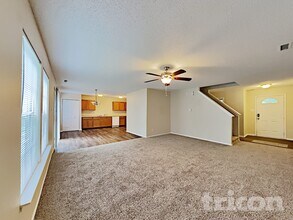 9017 Southernwood Way in Indianapolis, IN - Building Photo - Building Photo