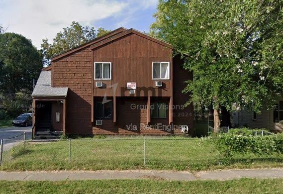 property at 904 W Macon St