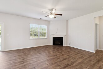 65 Blue Aspen Dr in Fuquay Varina, NC - Building Photo - Building Photo