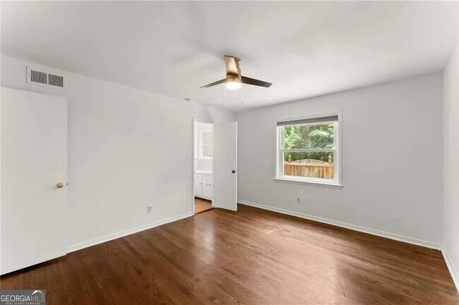 3510 Roswell Rd in Atlanta, GA - Building Photo - Building Photo