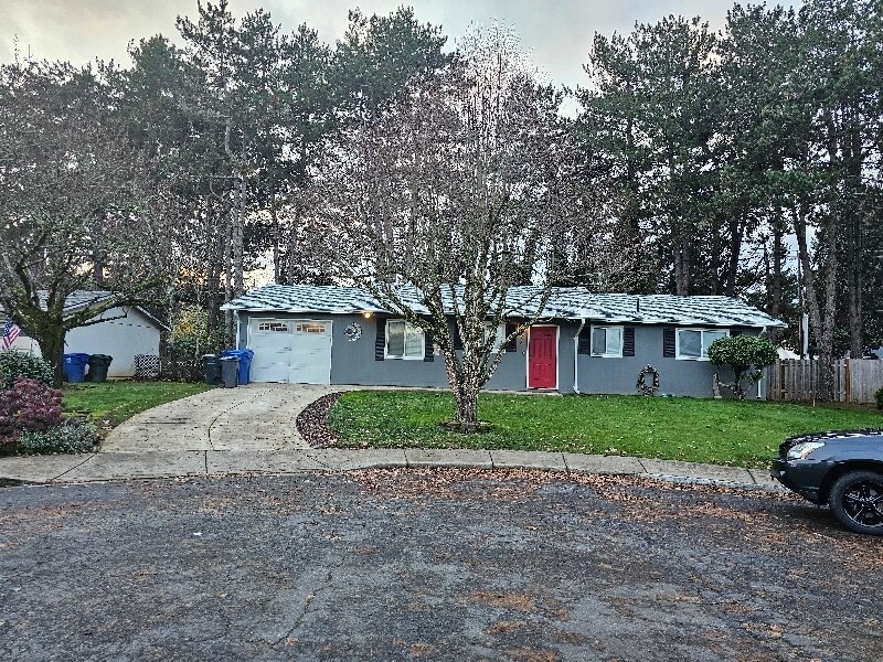 905 Denise Ct SE in Salem, OR - Foto de edificio